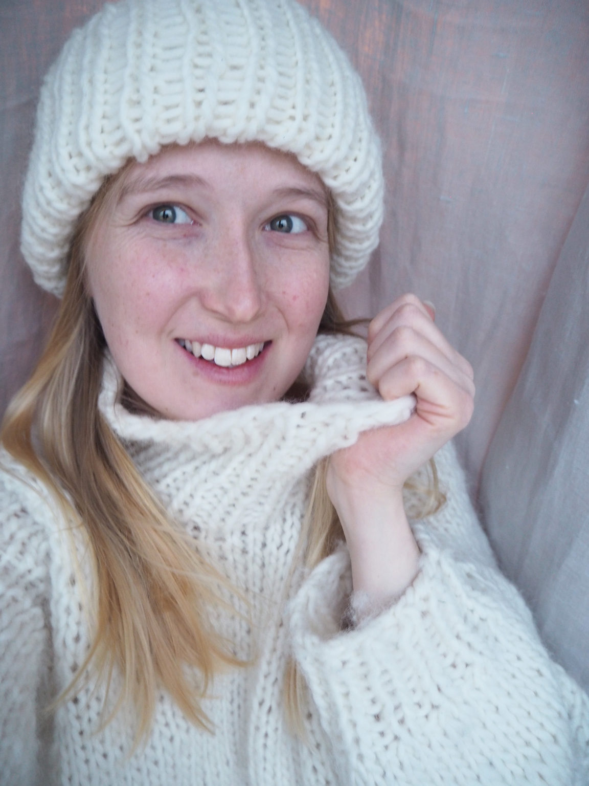 Muhku beanie knitting